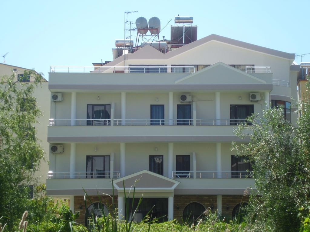 Red Rose Guest House Golem  Exterior foto